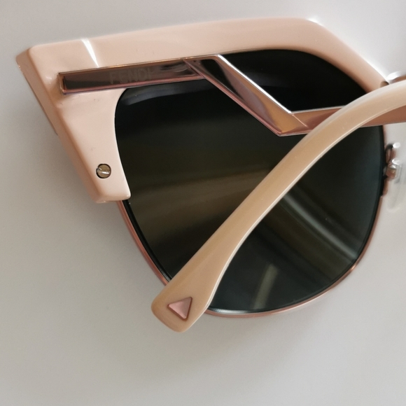 Fendi Sunglasses - Picture 7 of 7